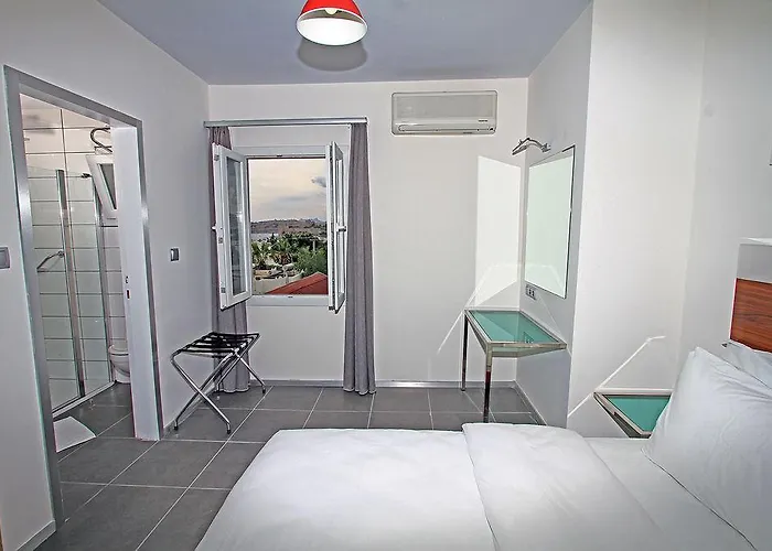 Eos (adults Only) 3*